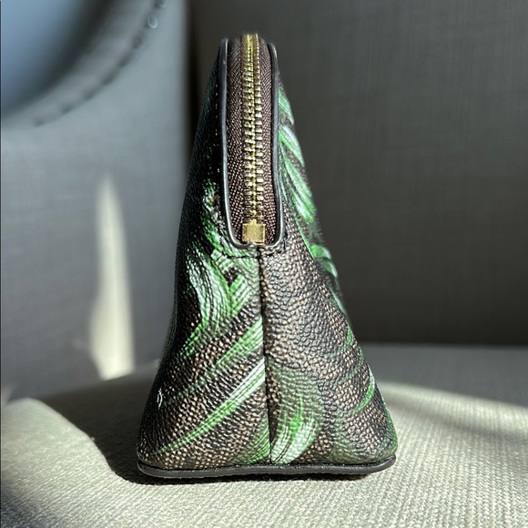 🌿NWOT🌿 Michael Kors Leaf Print Cosmetic Bag - Picture 4 of 8